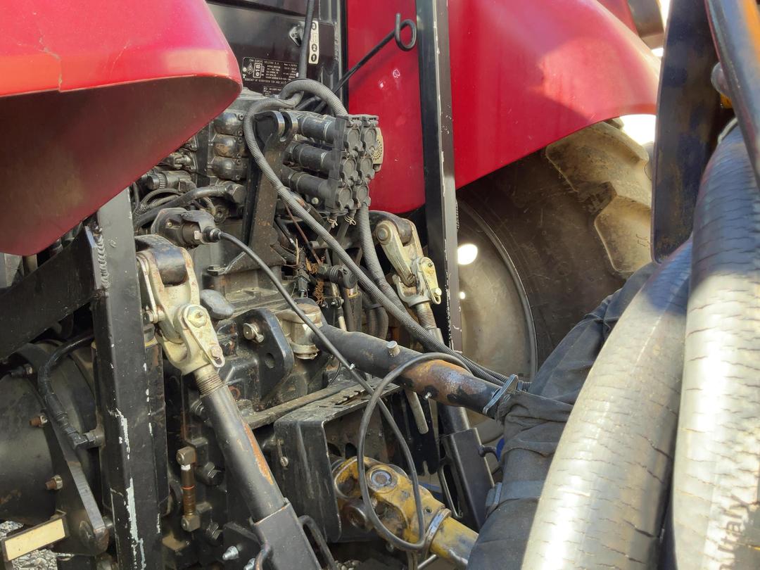 Photo '37' of Case Maxxum CVT 120 Tractor