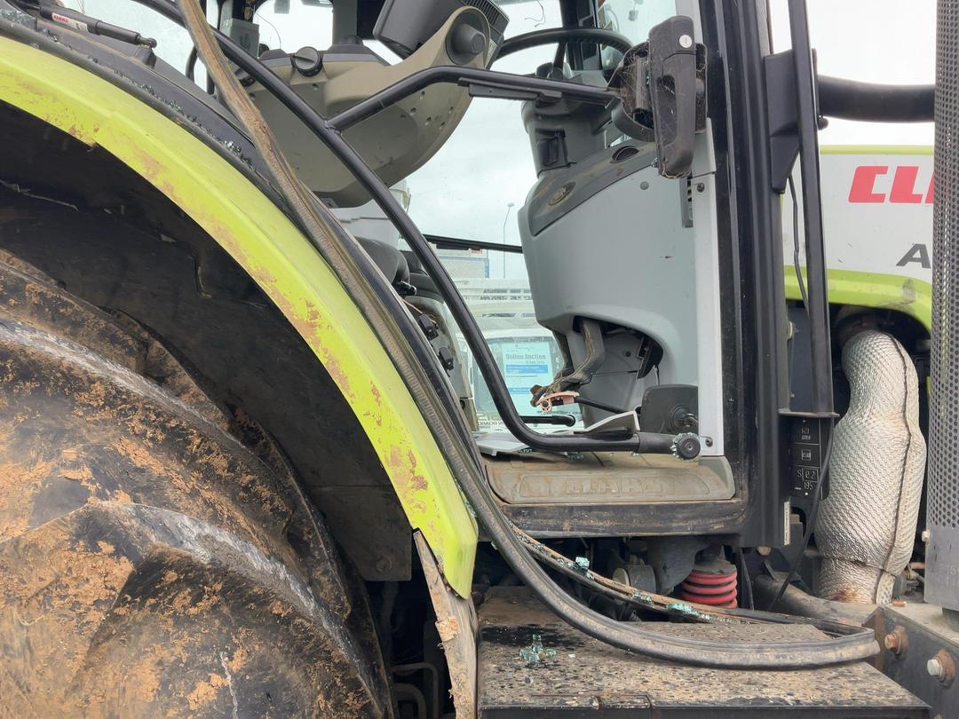 Photo '17' of Claas Arion 650-50 CEBIS T Tractor