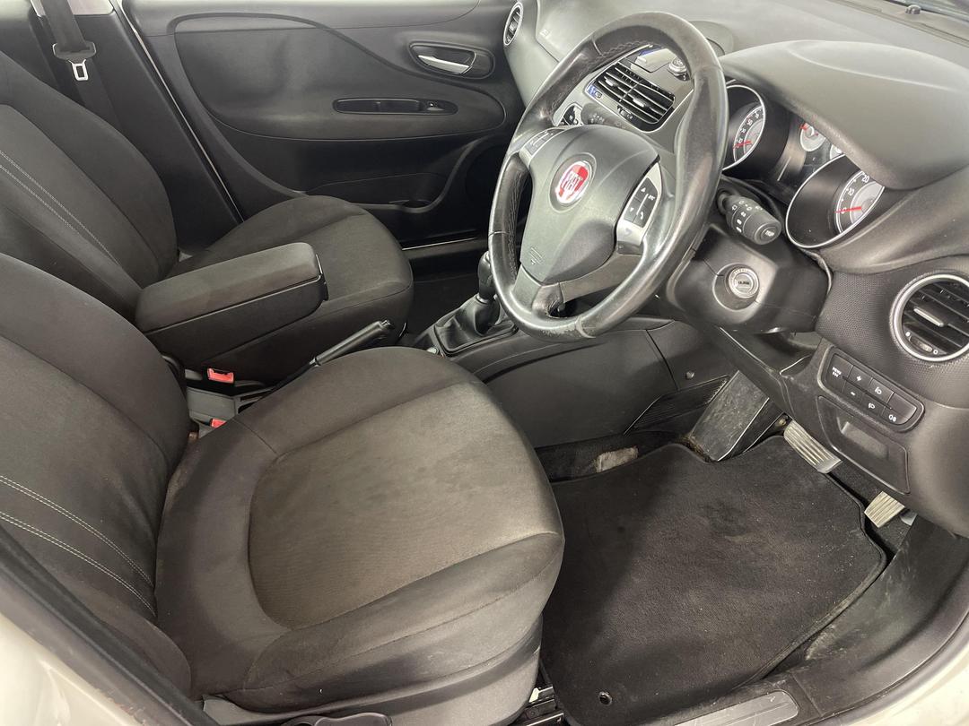 Photo '16' of Fiat Punto