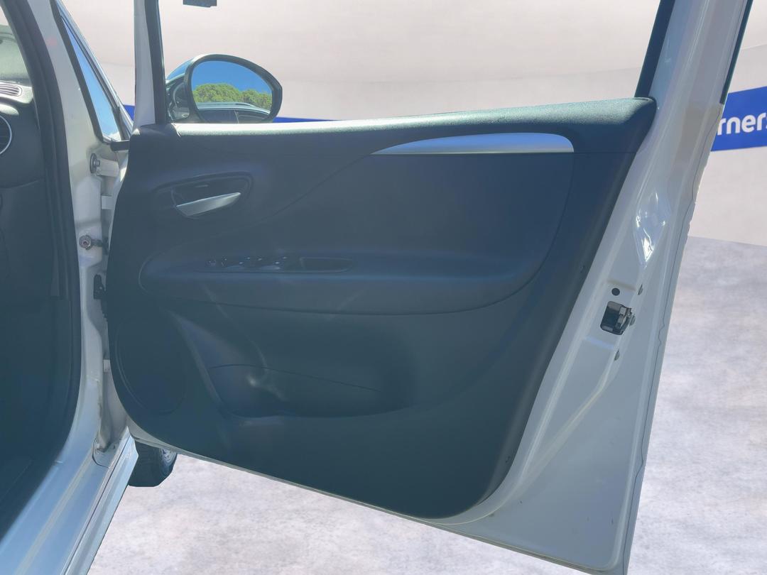 Photo '15' of Fiat Punto
