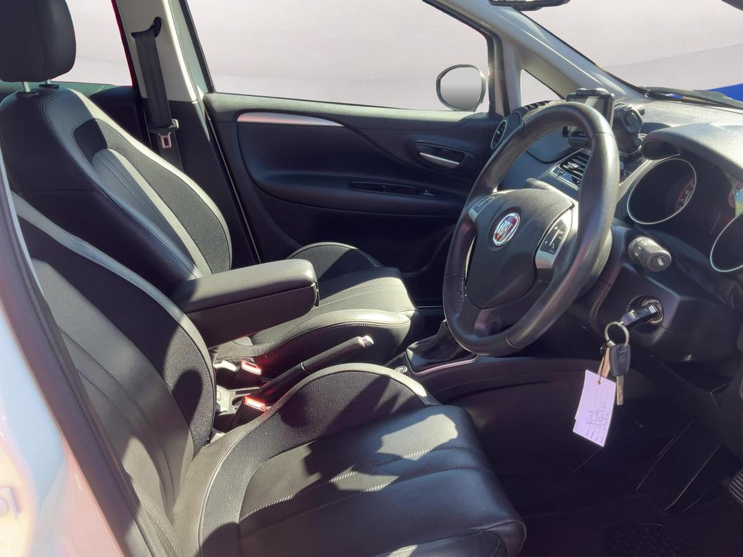 Photo '16' of Fiat Punto