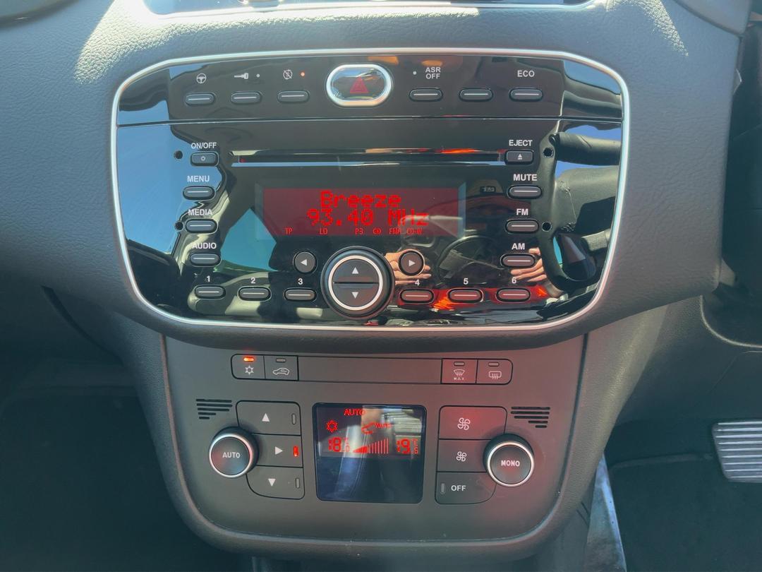Photo '28' of Fiat Punto