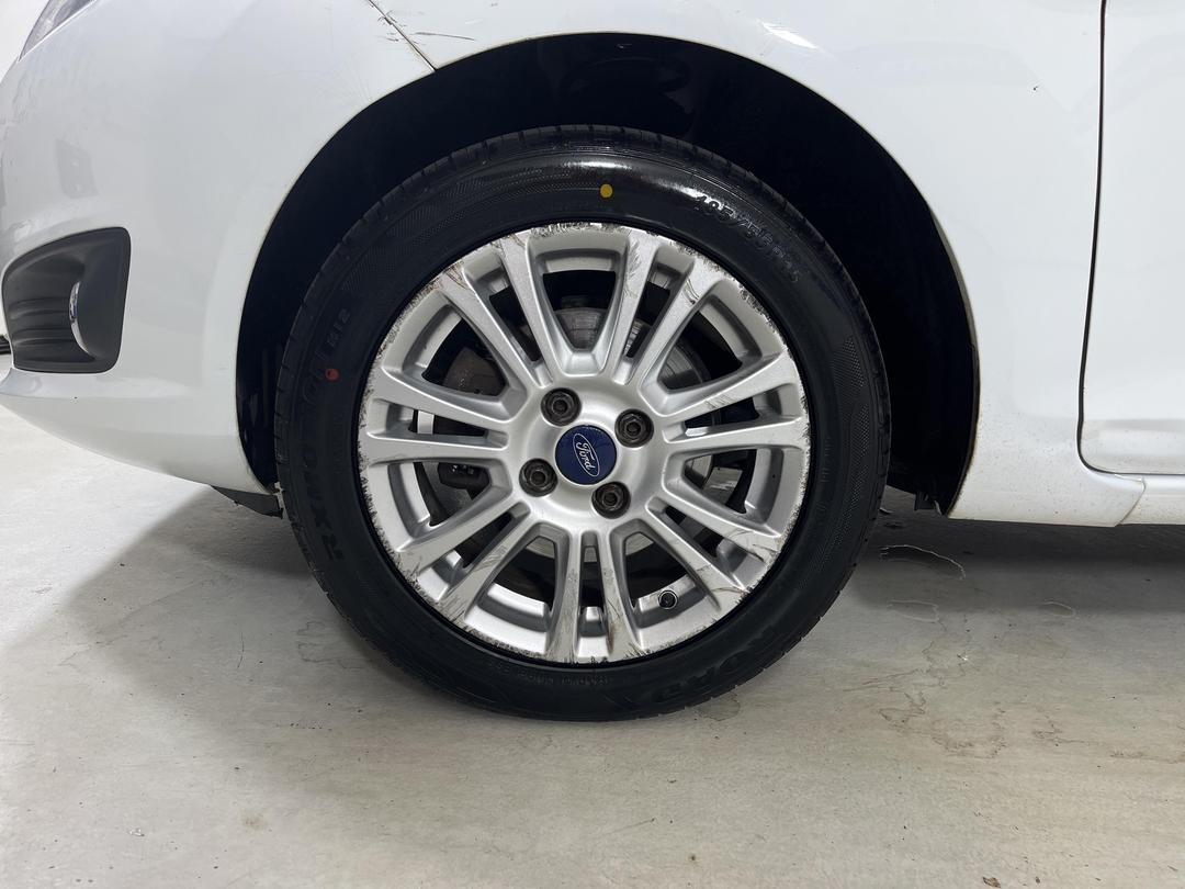 Photo '10' of Ford Fiesta