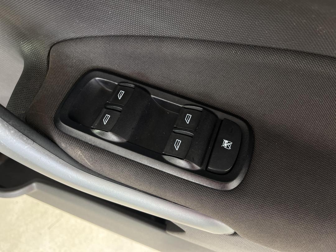 Photo '23' of Ford Fiesta