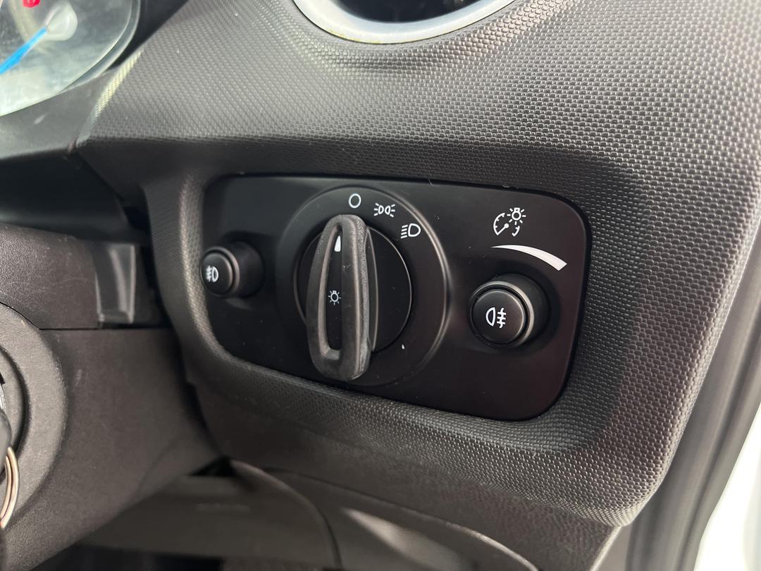 Photo '24' of Ford Fiesta