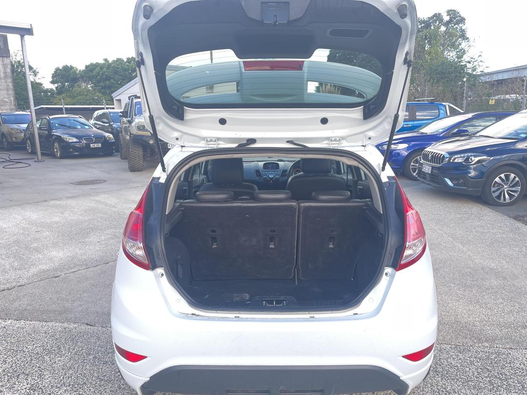 Photo '6' of Ford Fiesta Sport