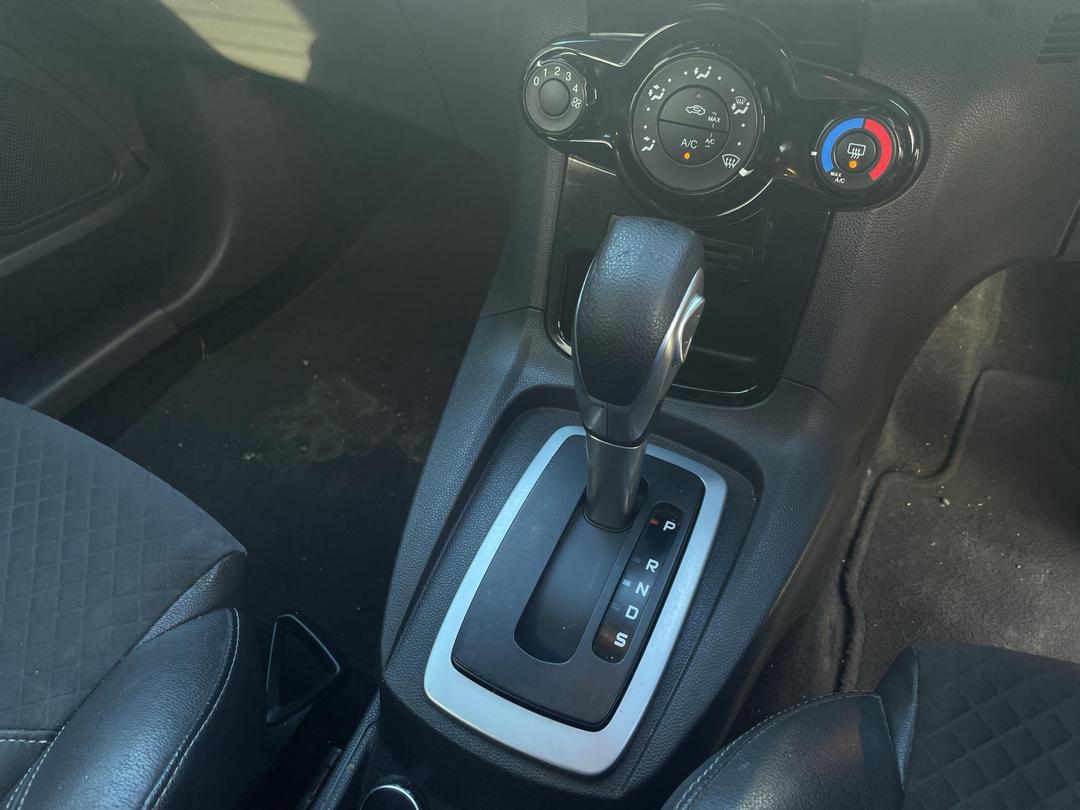 Photo '12' of Ford Fiesta Sport