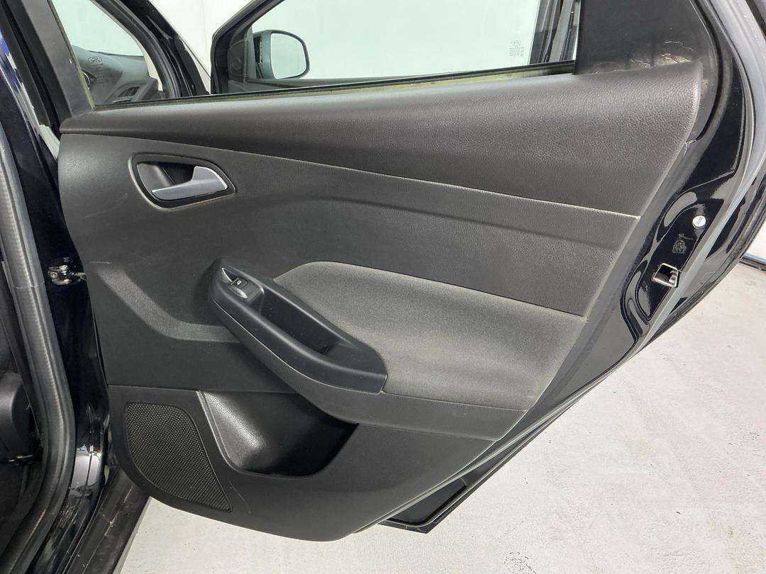 Photo '19' of Ford Focus