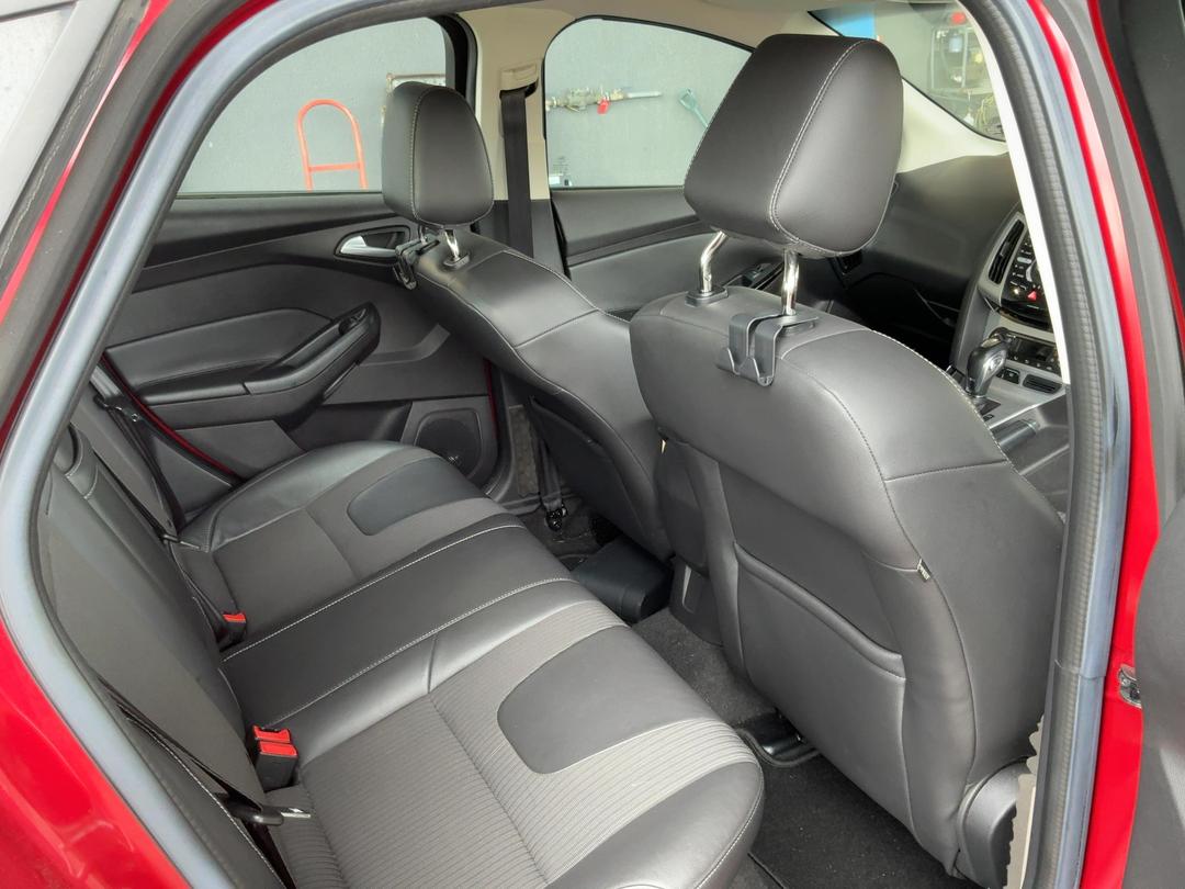Photo '18' of Ford Focus 2.0 Petrol Auto Photo '18' of Ford Focus 2.0 Petrol Auto