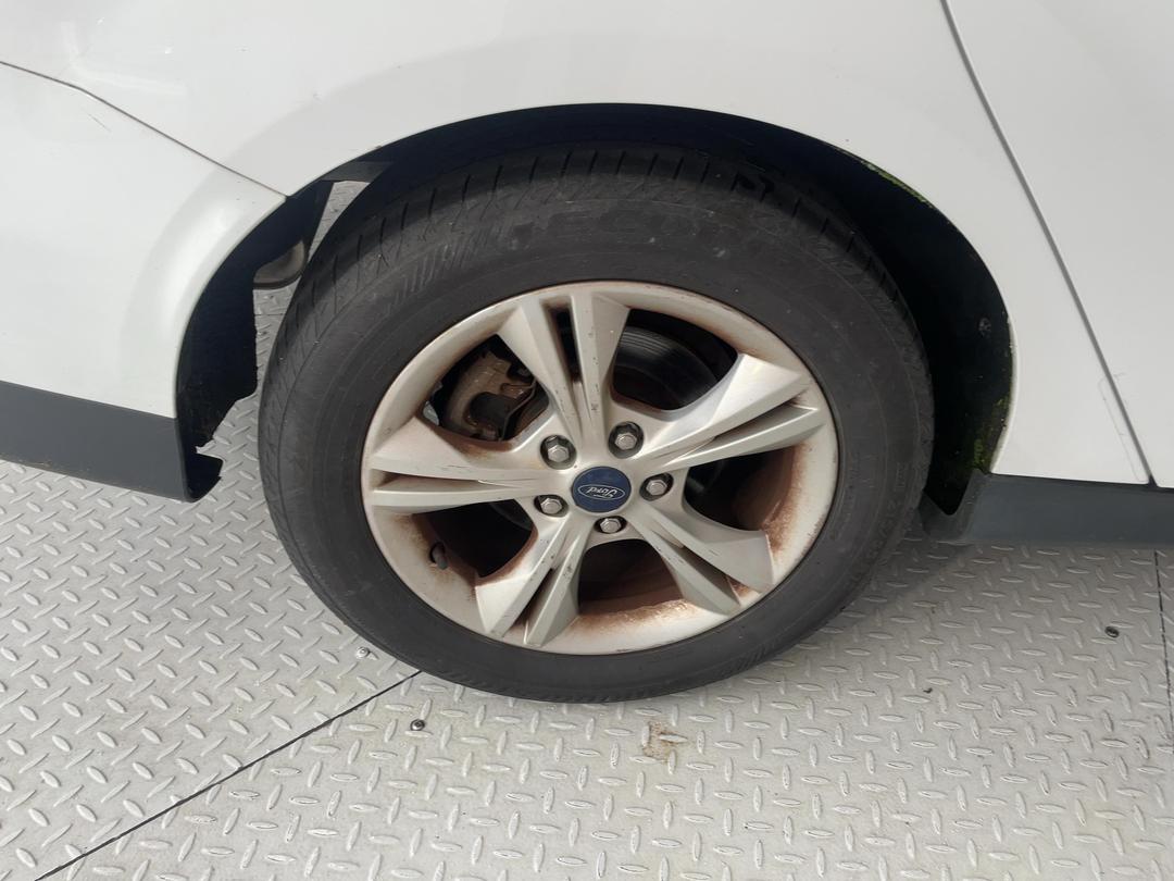 Photo '12' of Ford Focus
