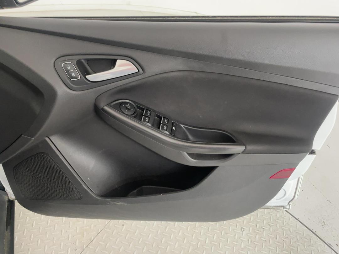 Photo '15' of Ford Focus