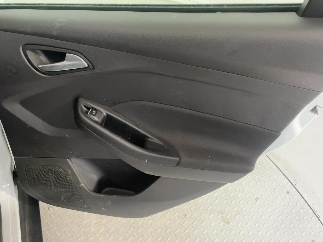 Photo '19' of Ford Focus