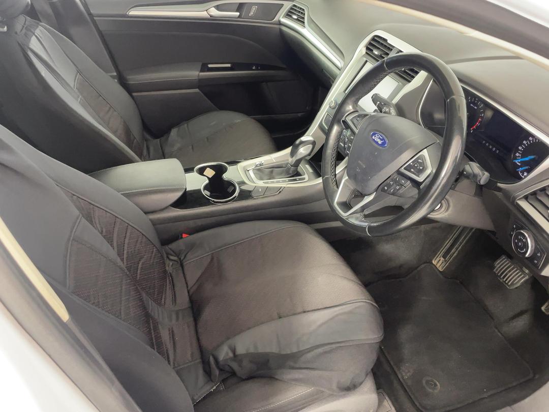 Photo '16' of Ford Mondeo