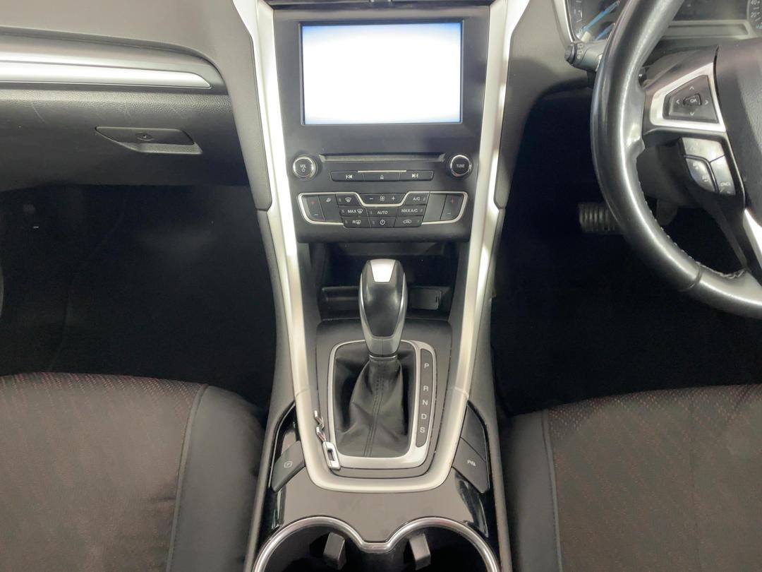 Photo '18' of Ford Mondeo