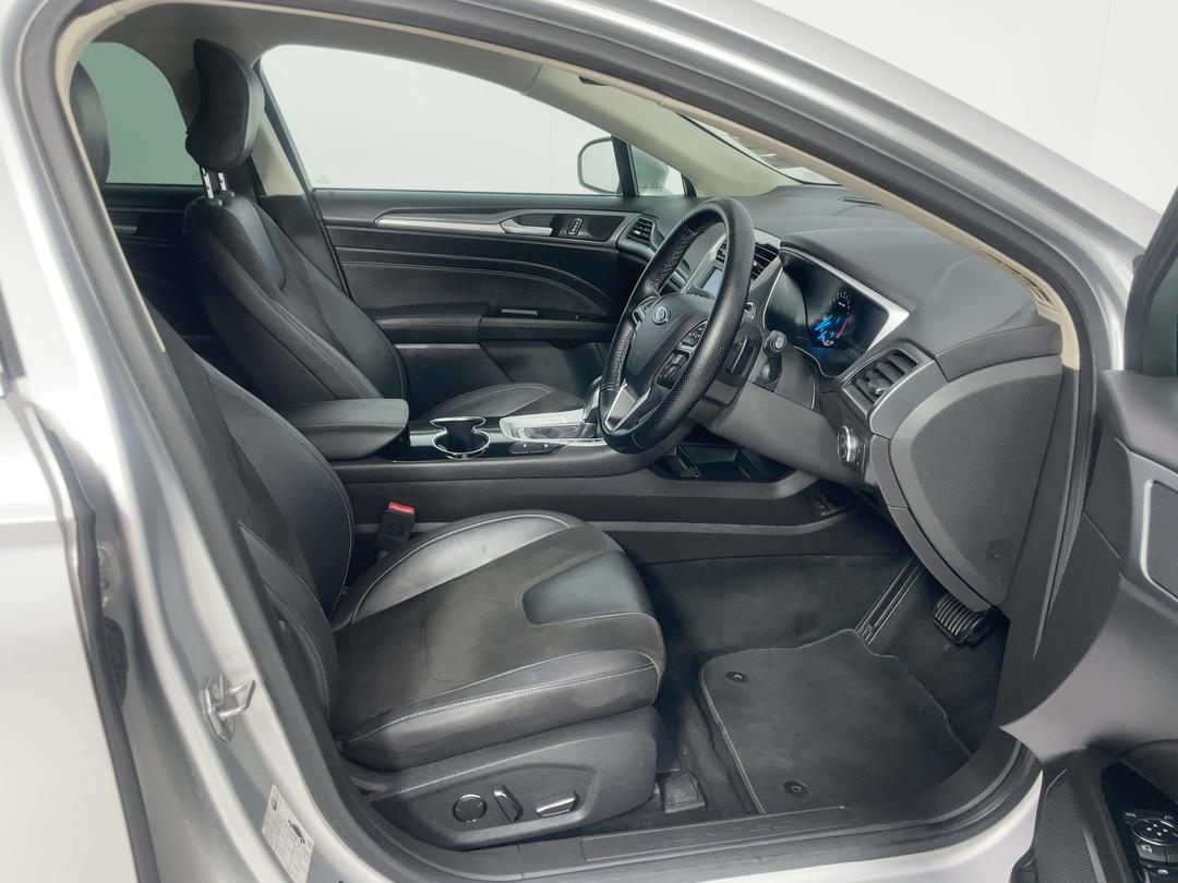 Photo '16' of Ford Mondeo