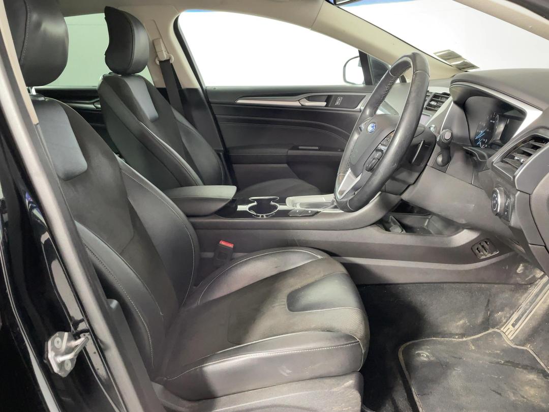 Photo '16' of Ford Mondeo