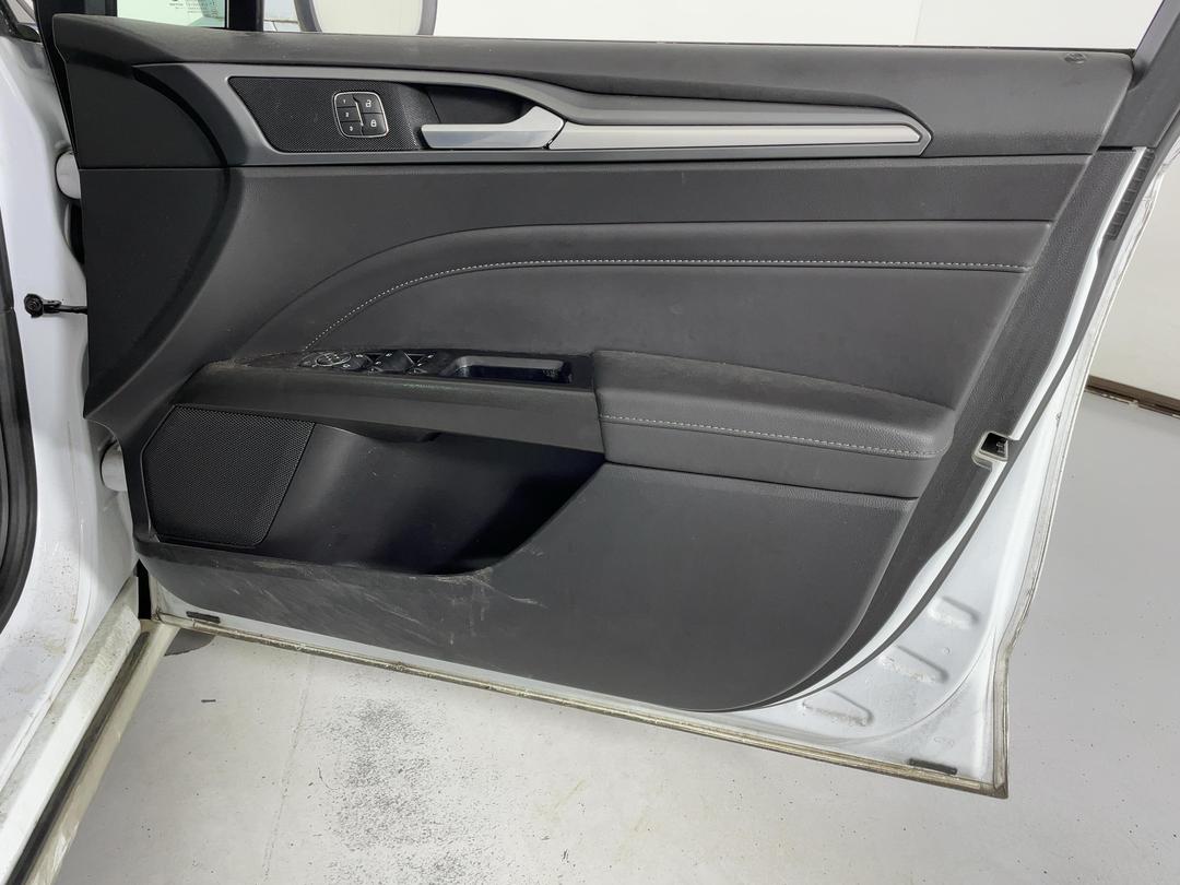 Photo '13' of Ford Mondeo Trend 5DR Diesel Photo '13' of Ford Mondeo Trend 5DR Diesel