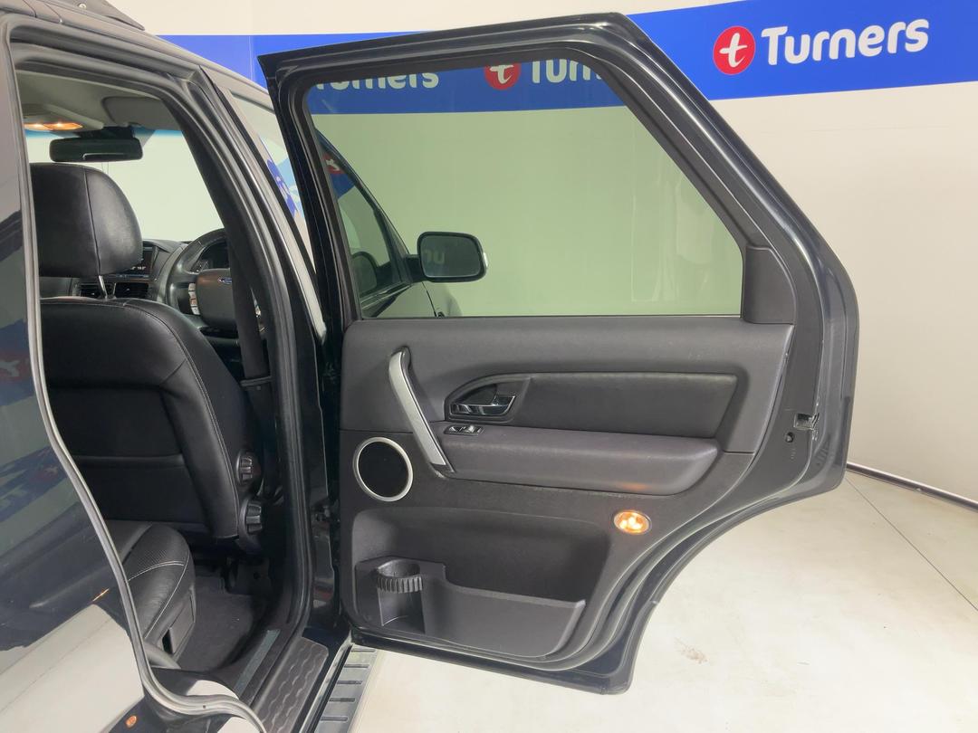 Photo '19' of Ford Territory