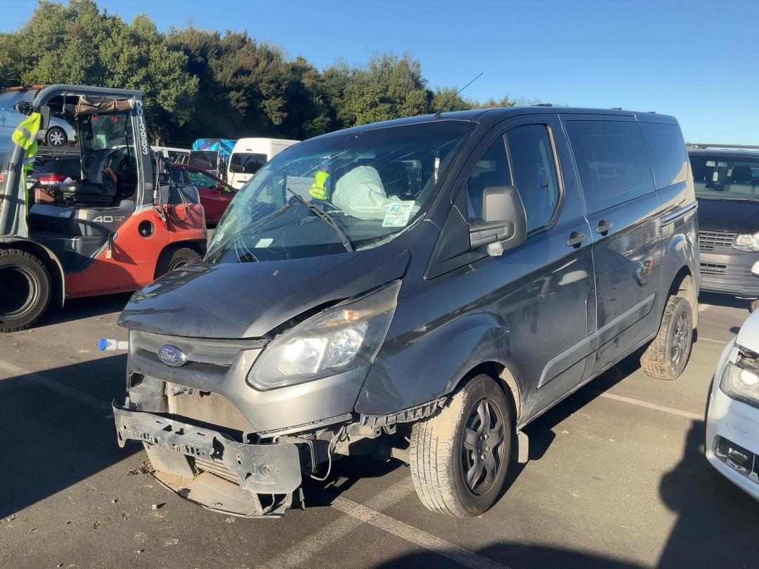 Photo '2' of Ford Transit Custom SWB Glazed