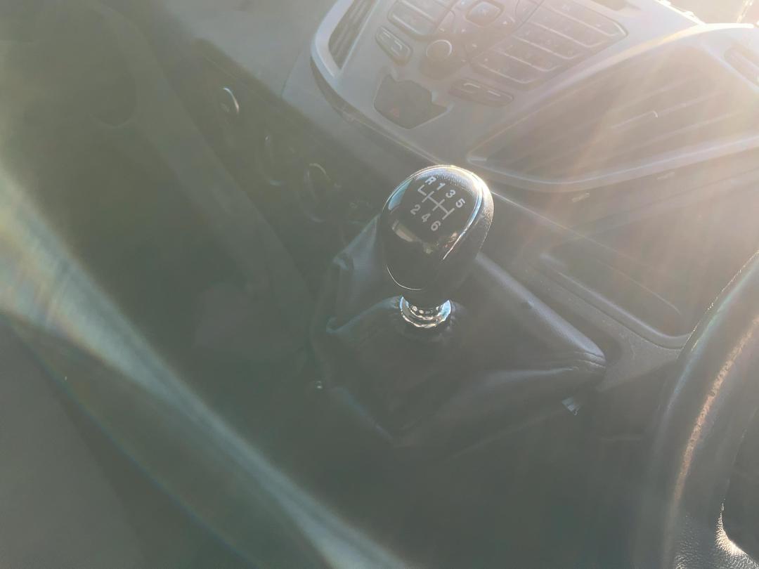 Photo '13' of Ford Transit Custom SWB Glazed