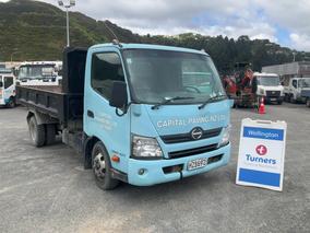 Image of 2015 Hino 300 XZU710R-HKFQTQ3D Tipper