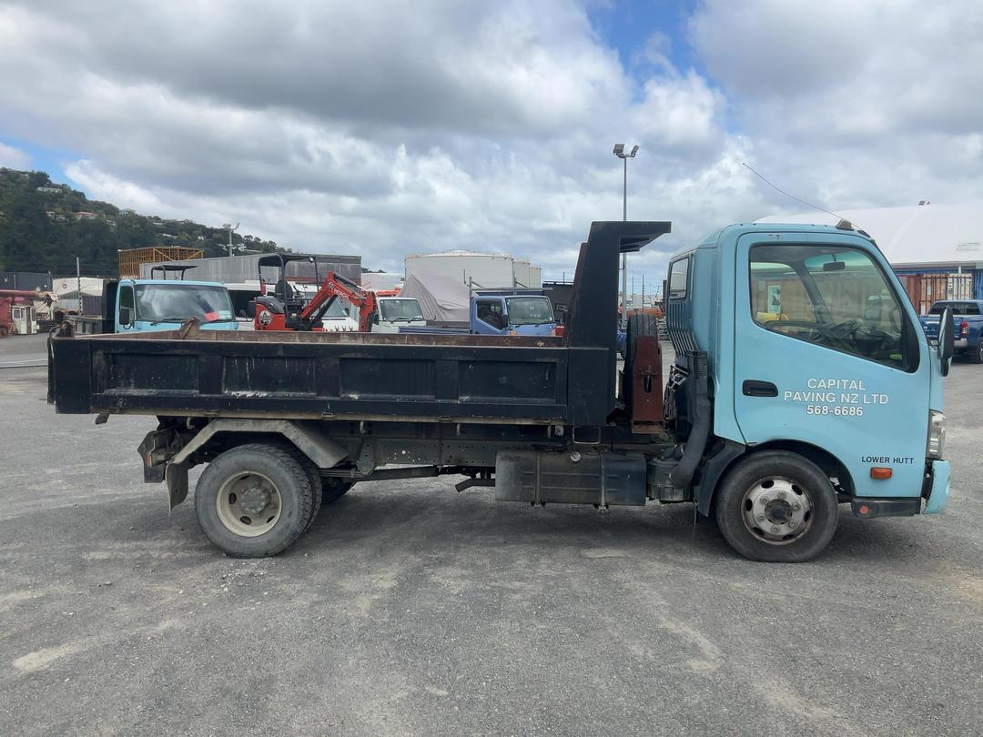 Photo '3' of Hino 300 XZU710R-HKFQTQ3D Tipper