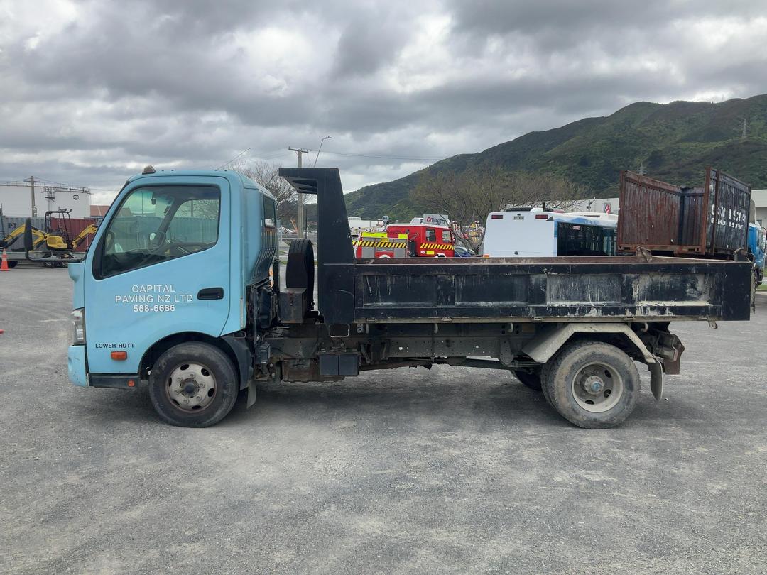 Photo '10' of Hino 300 XZU710R-HKFQTQ3D Tipper