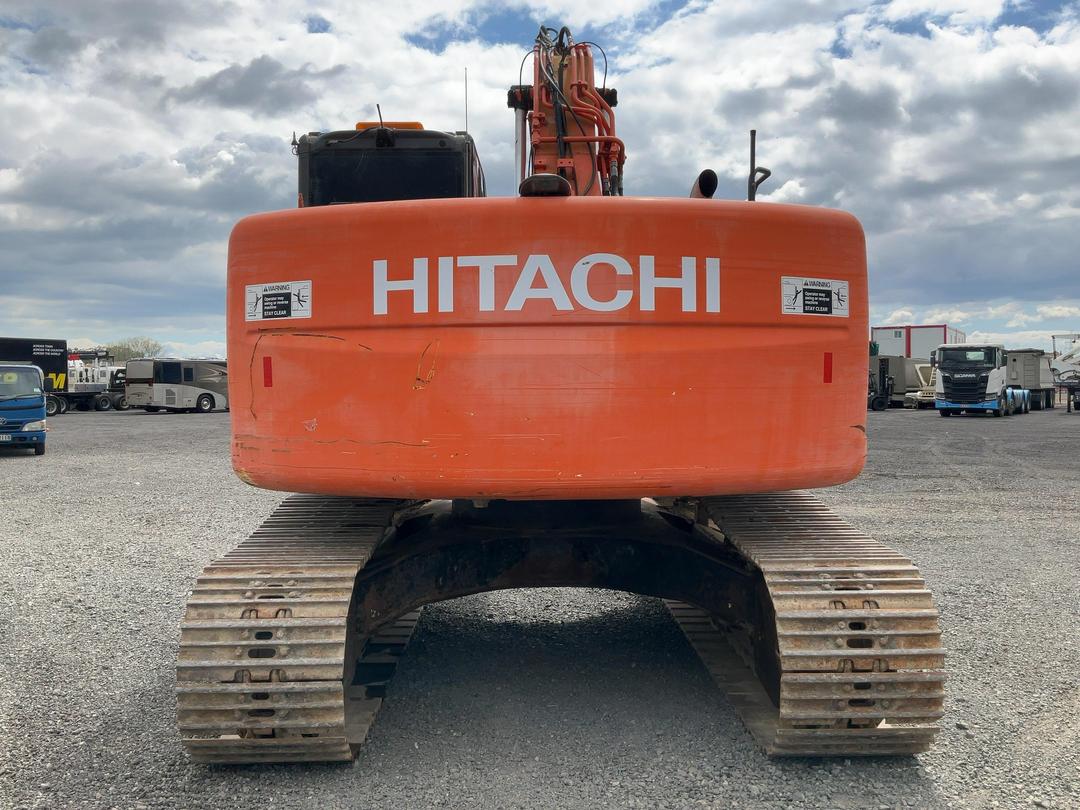 Photo '5' of Hitatchi ZX225USR-3 Excavator