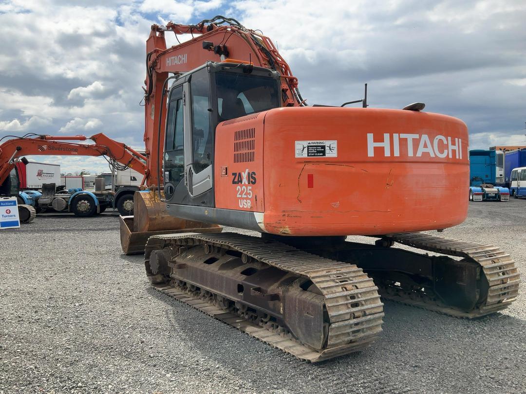Photo '6' of Hitatchi ZX225USR-3 Excavator
