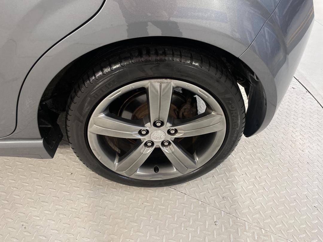 Photo '11' of Holden Barina