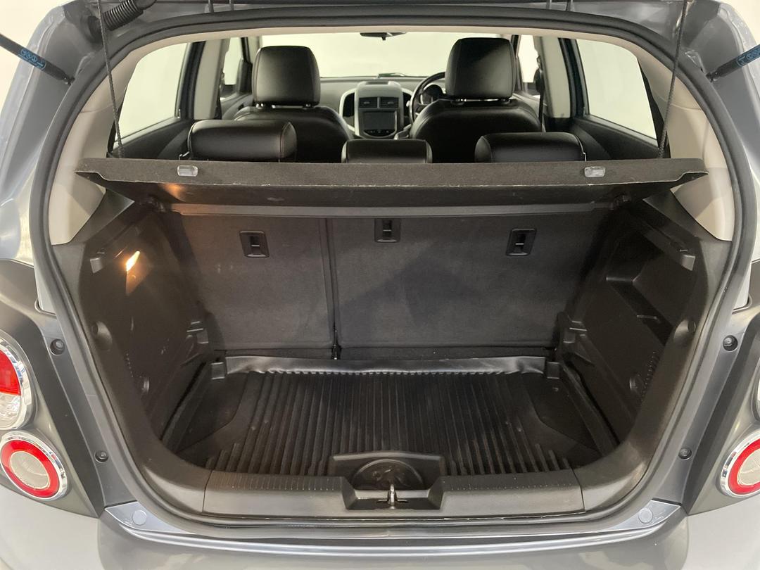 Photo '14' of Holden Barina