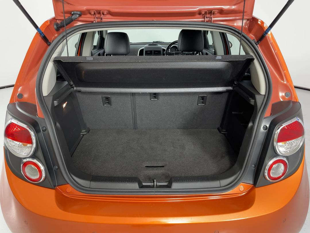 Photo '14' of Holden Barina