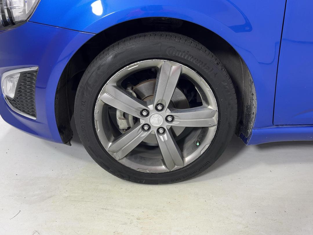 Photo '10' of Holden Barina