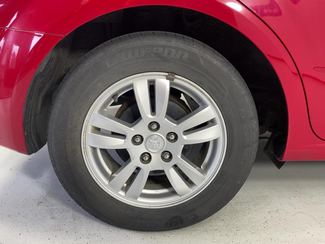 Photo '12' of Holden Barina