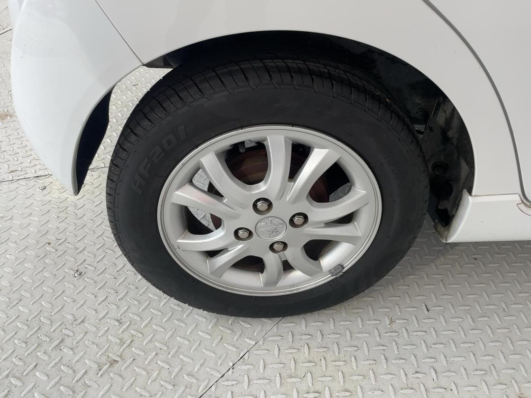 Photo '12' of Holden Barina Spark