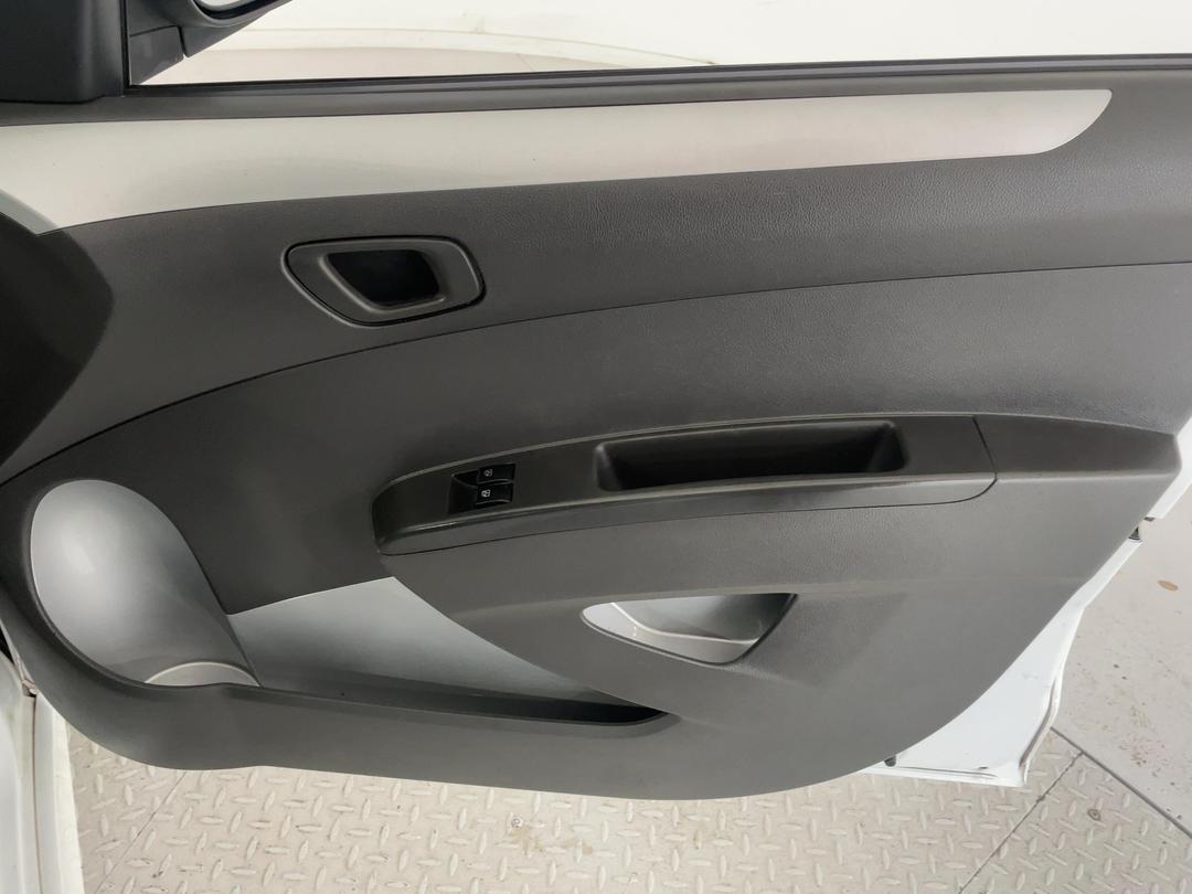 Photo '15' of Holden Barina Spark