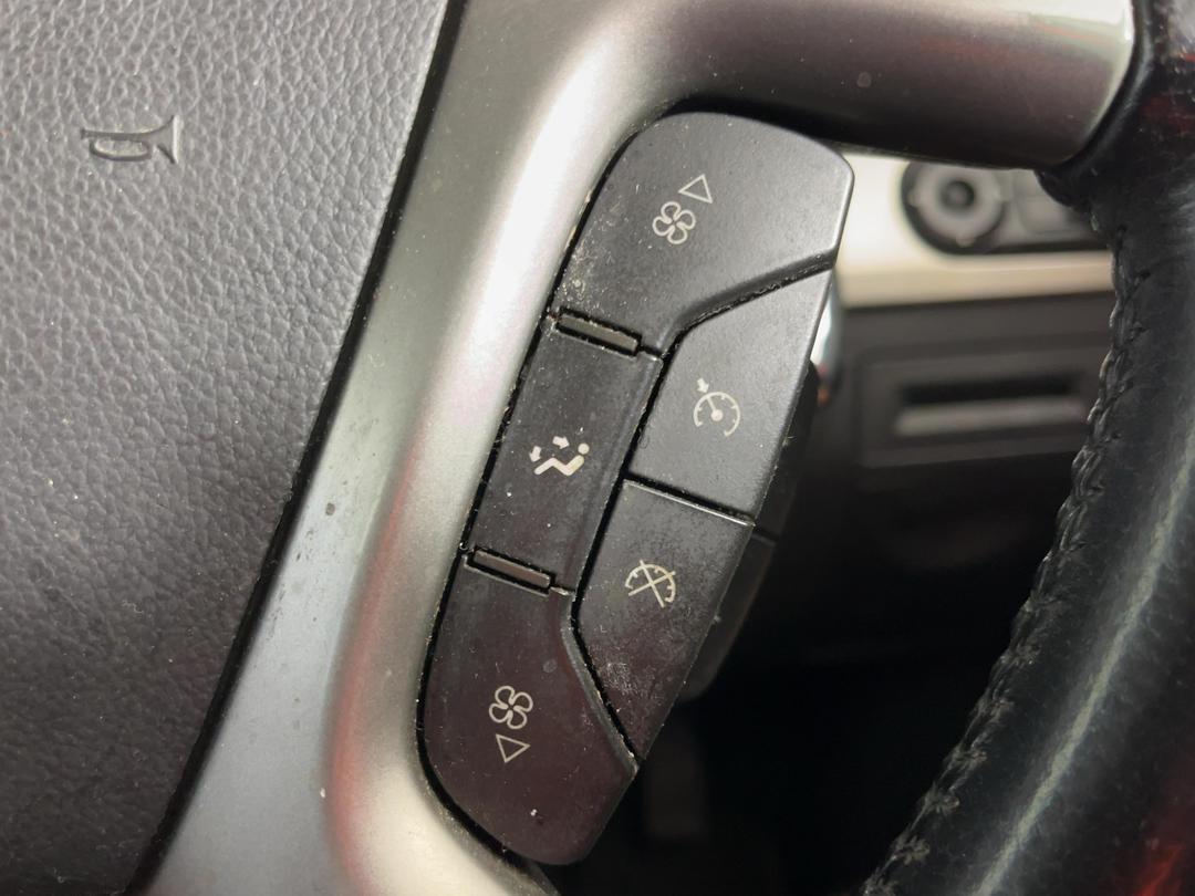 Photo '23' of Holden Captiva 7 7 LS Photo '23' of Holden Captiva 7 7 LS