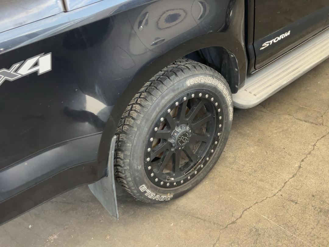 Photo '10' of Holden Colorado Storm