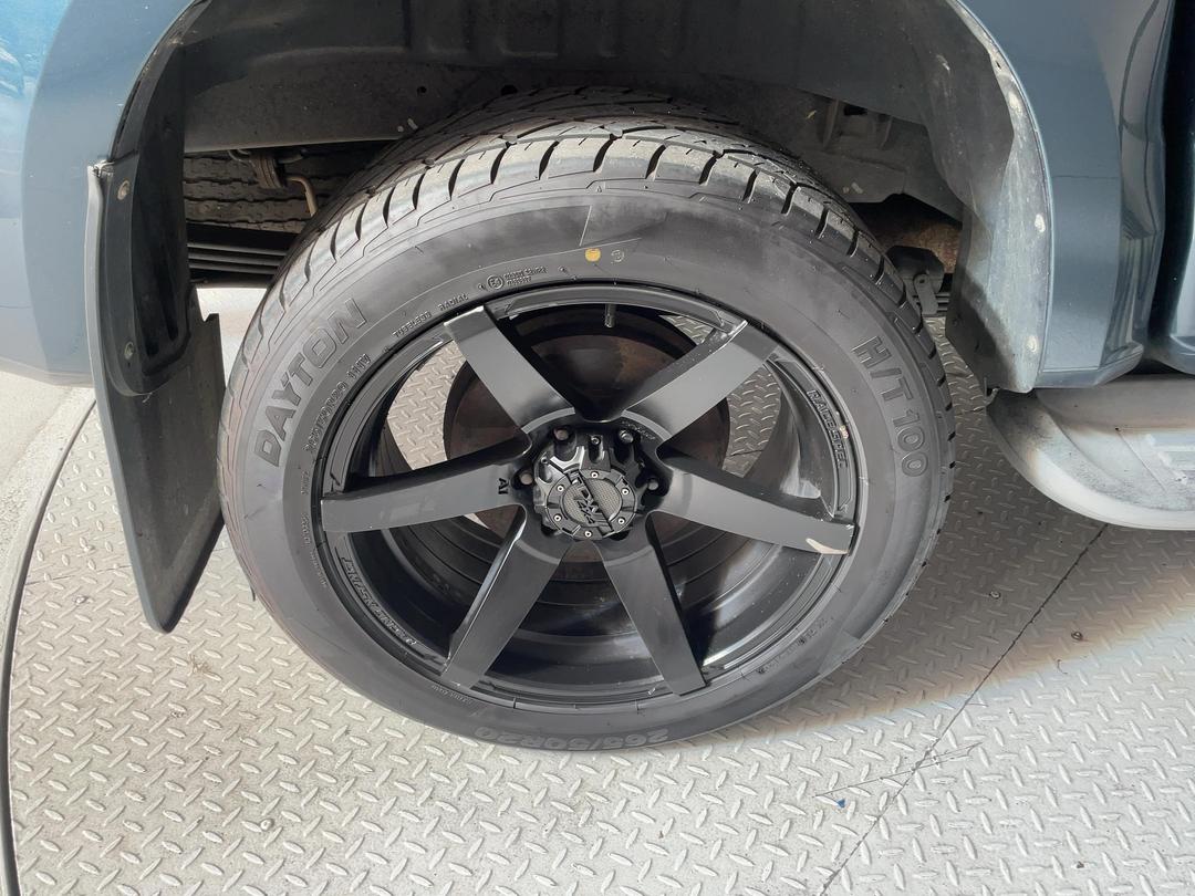 Photo '12' of Holden Colorado