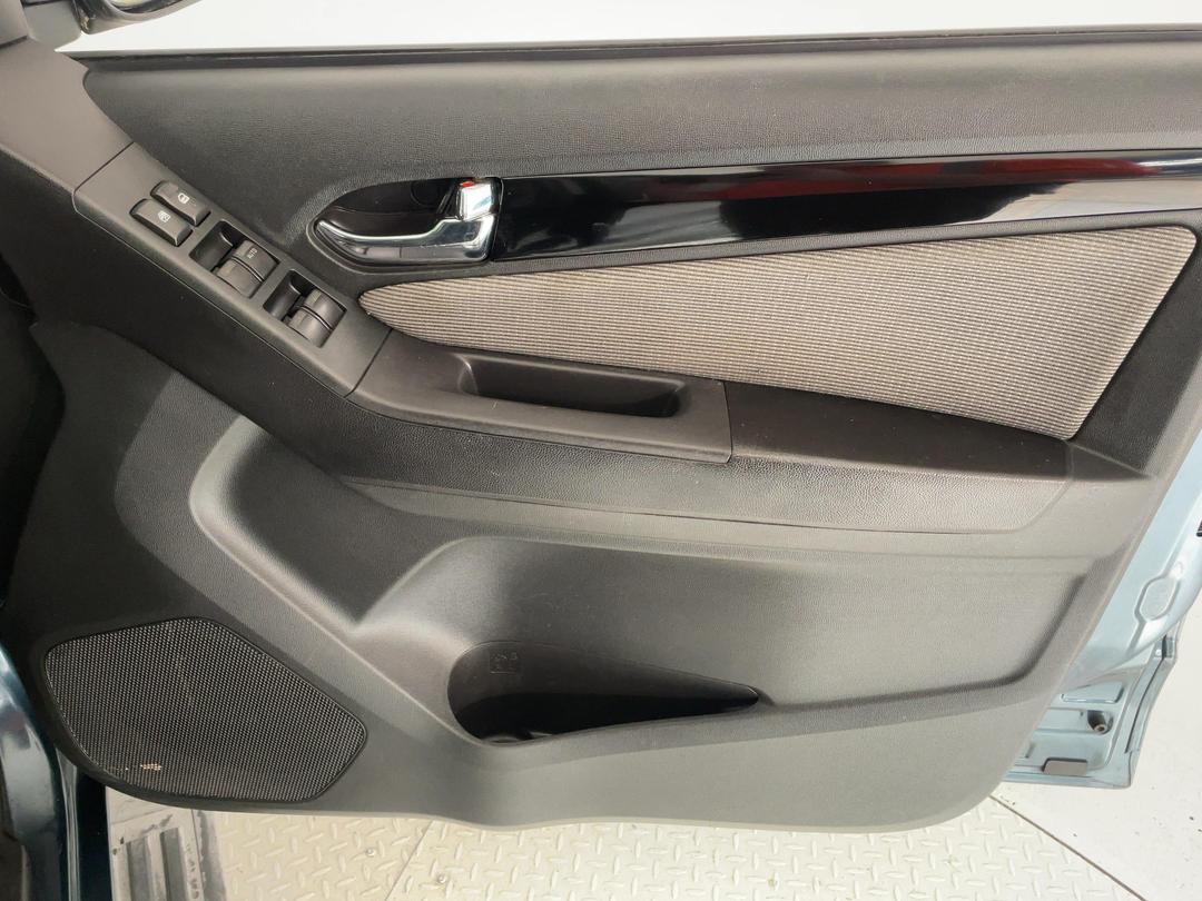Photo '15' of Holden Colorado