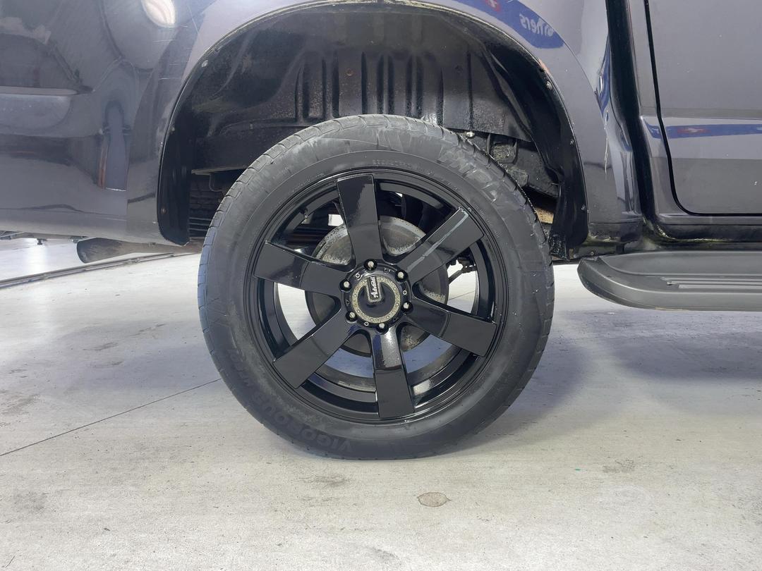 Photo '12' of Holden Colorado