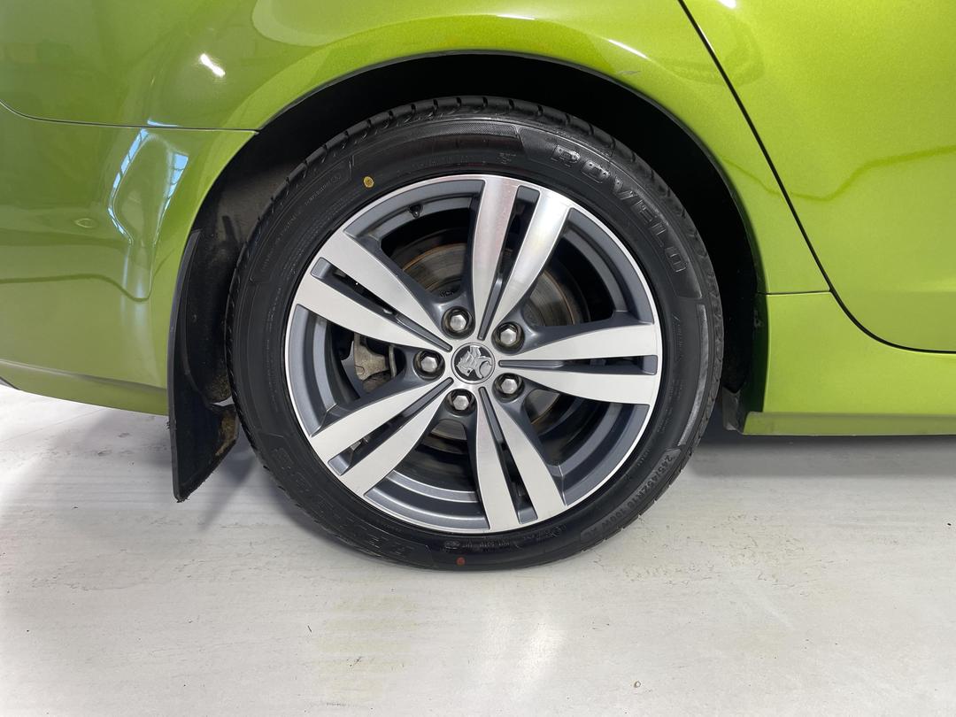 Photo '12' of Holden Commodore