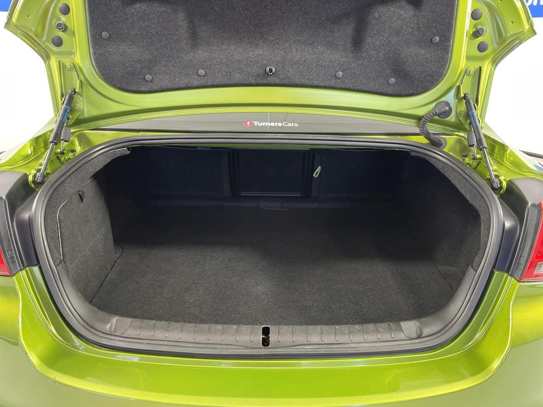 Photo '14' of Holden Commodore