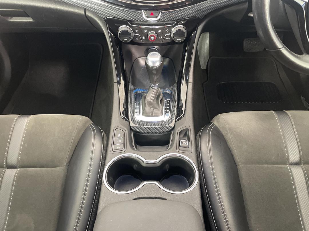 Photo '18' of Holden Commodore