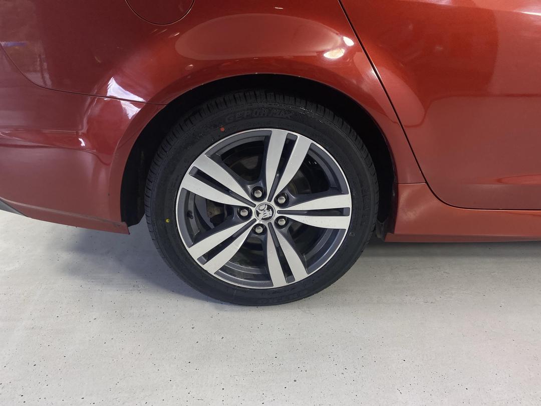 Photo '12' of Holden Commodore