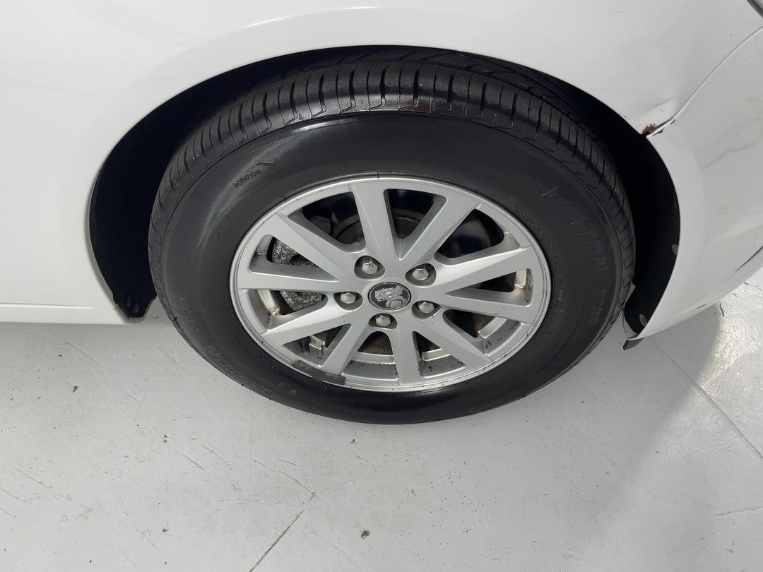 Photo '9' of Holden Commodore