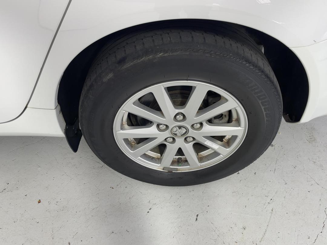 Photo '11' of Holden Commodore