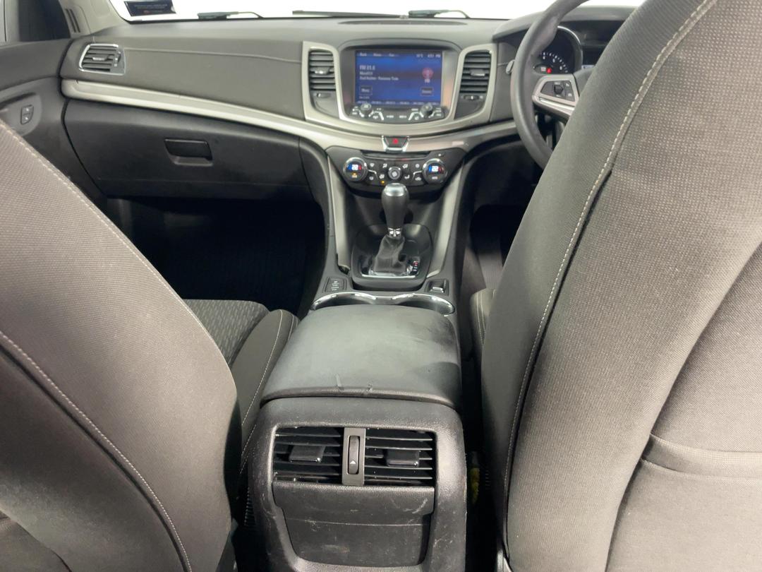 Photo '18' of Holden Commodore