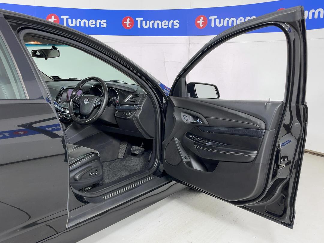 Photo '15' of Holden Commodore