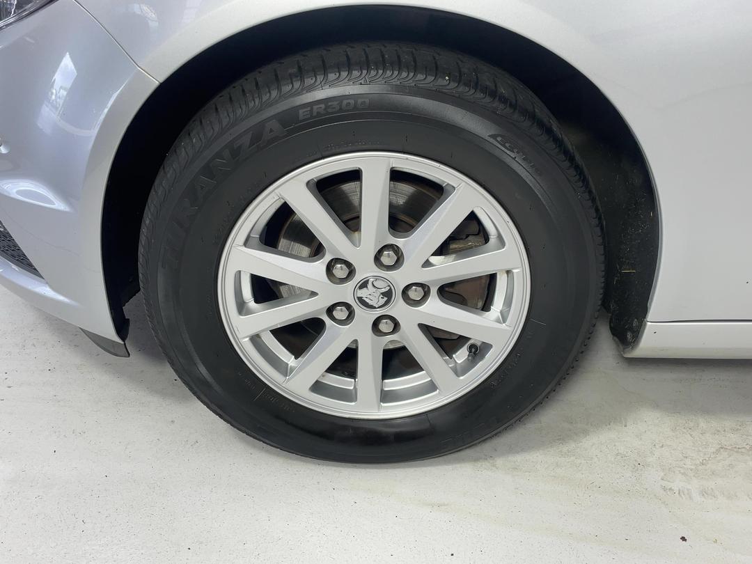 Photo '10' of Holden Commodore